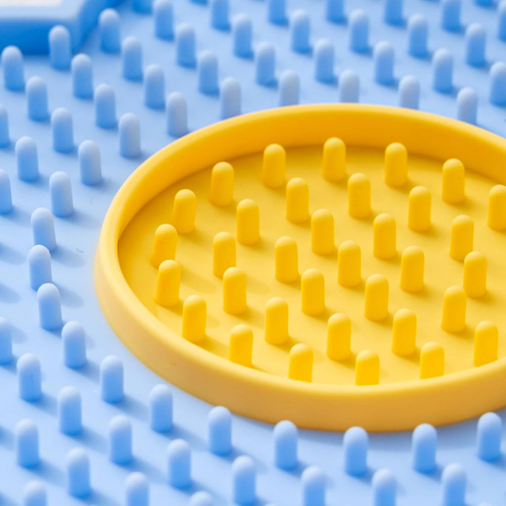 Small Flower Shape Silicone Licking Pad With Suction Cups